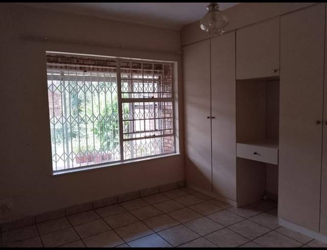 1 BEDROOM TOWNHOUSE FOR SALE IN NORTON PARK